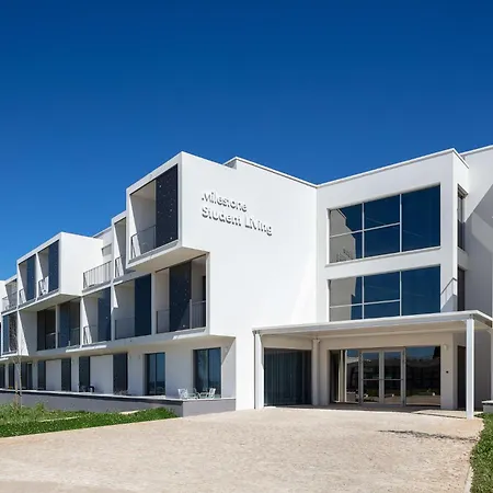 Milestone Carcavelos Nova *